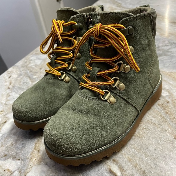 Kids' UGG K Hilmar CWR Olive 1094479K Waterproof Boots Toddlers Size 12 - Picture 1 of 11